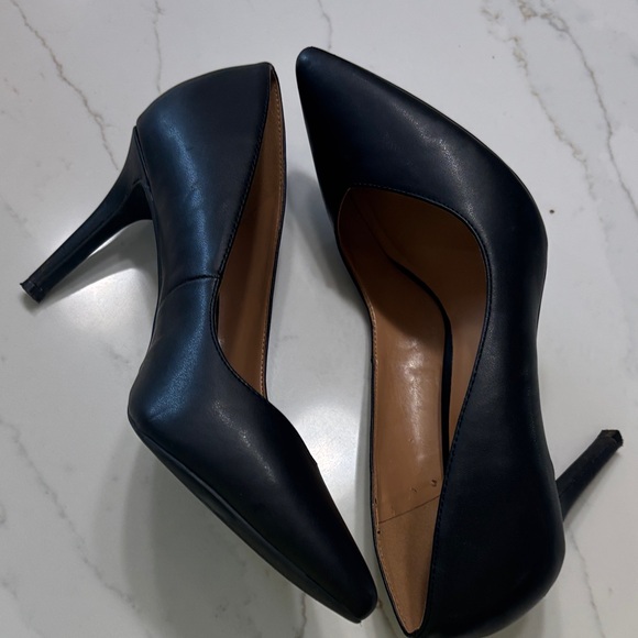 Jessica Simpson Black Heels - Picture 9 of 12